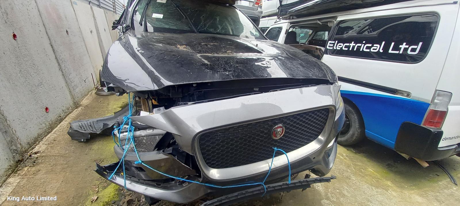 Jaguar F PACE 2018 Left Front Door Window thumbnail 1