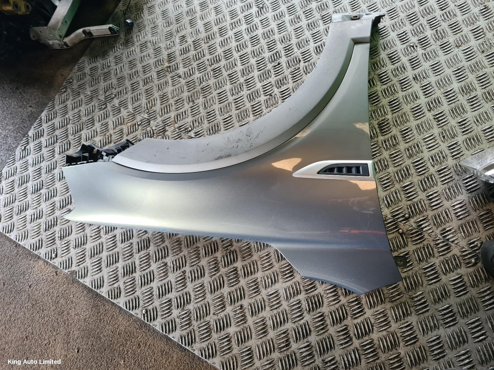 Holden CAPTIVA 2011 Right Guard thumbnail 1