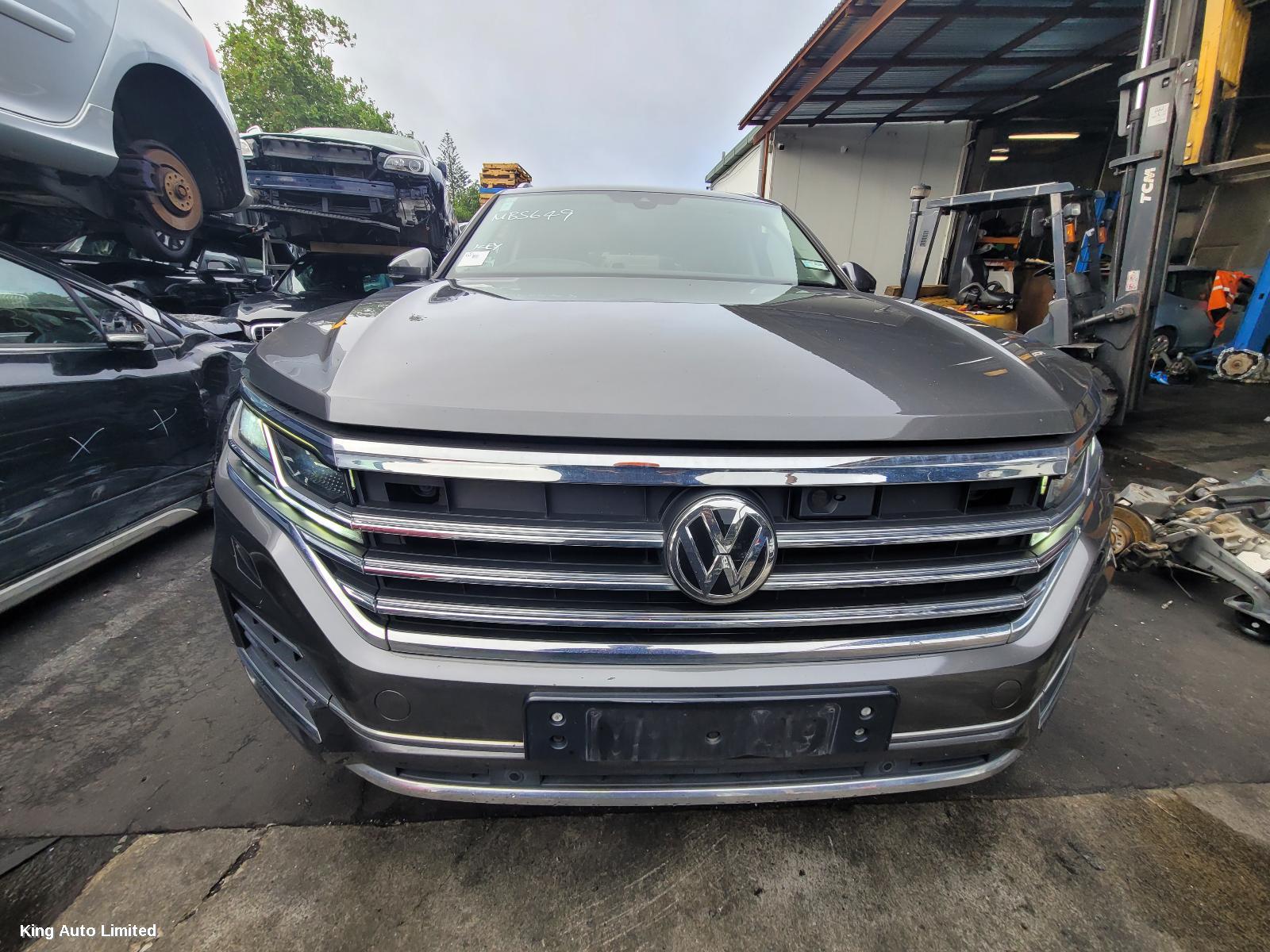 Volkswagen TOUAREG 2019 Right Guard thumbnail 3