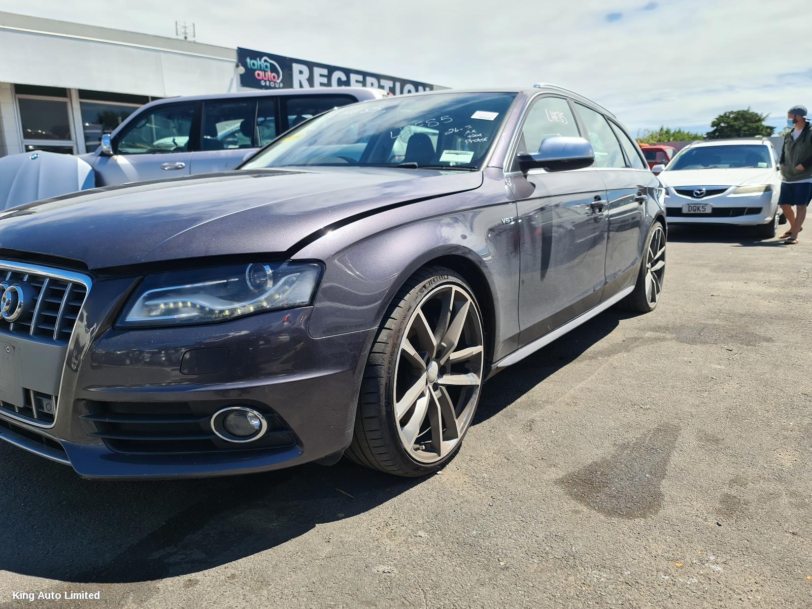 Audi A4 2011 A/C Compressor thumbnail 2