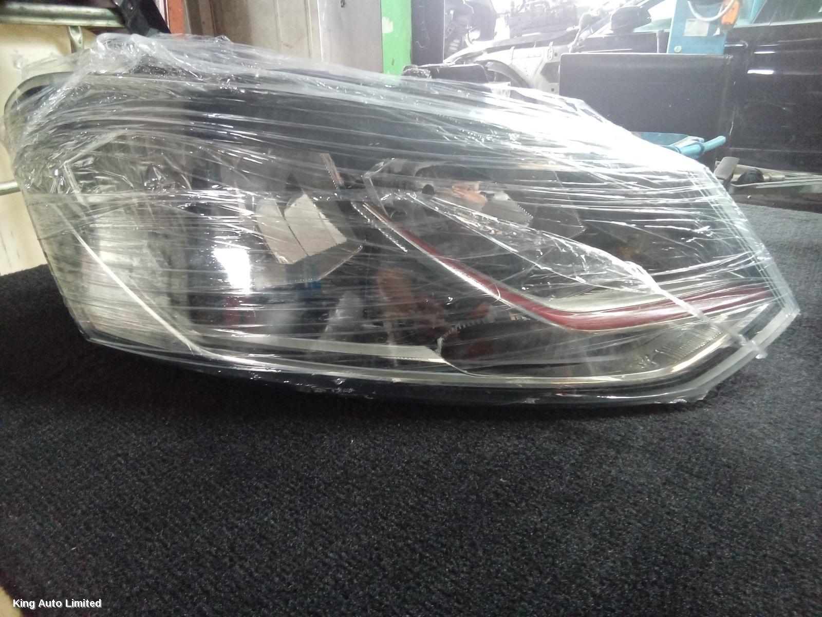 Volkswagen POLO 2015 Right Headlamp thumbnail 1