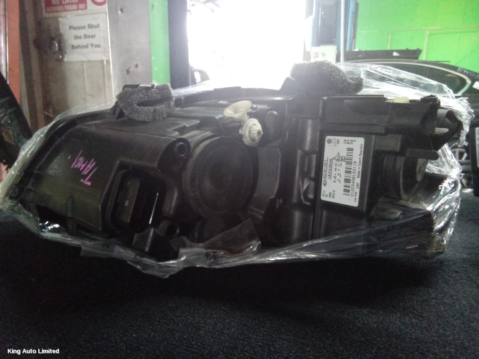 Volkswagen POLO 2015 Right Headlamp thumbnail 3