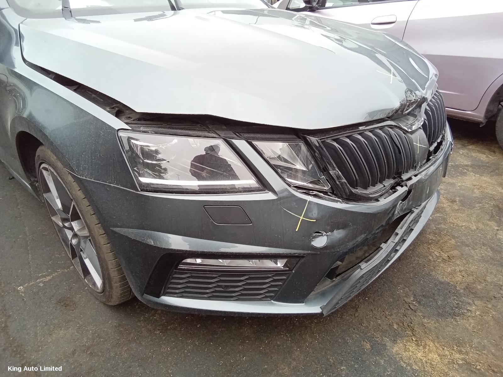Skoda OCTAVIA 2018 Left Front Door thumbnail 3