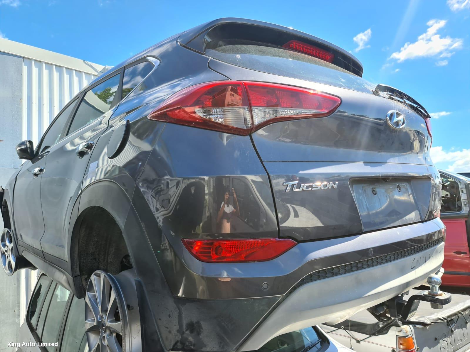 Hyundai TUCSON 2017 Left Taillight thumbnail 3