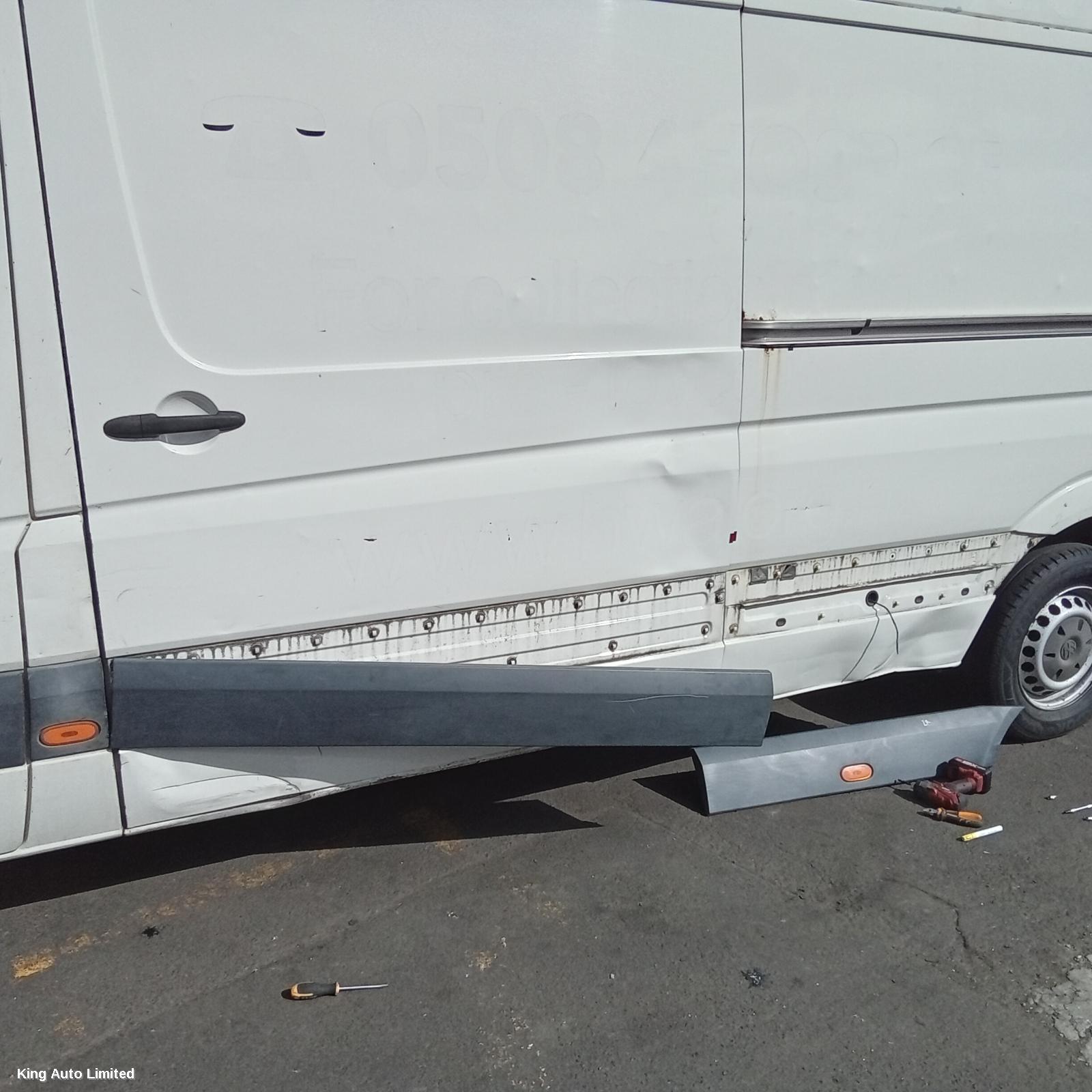 Volkswagen CRAFTER 2010 Right Front Door thumbnail 1