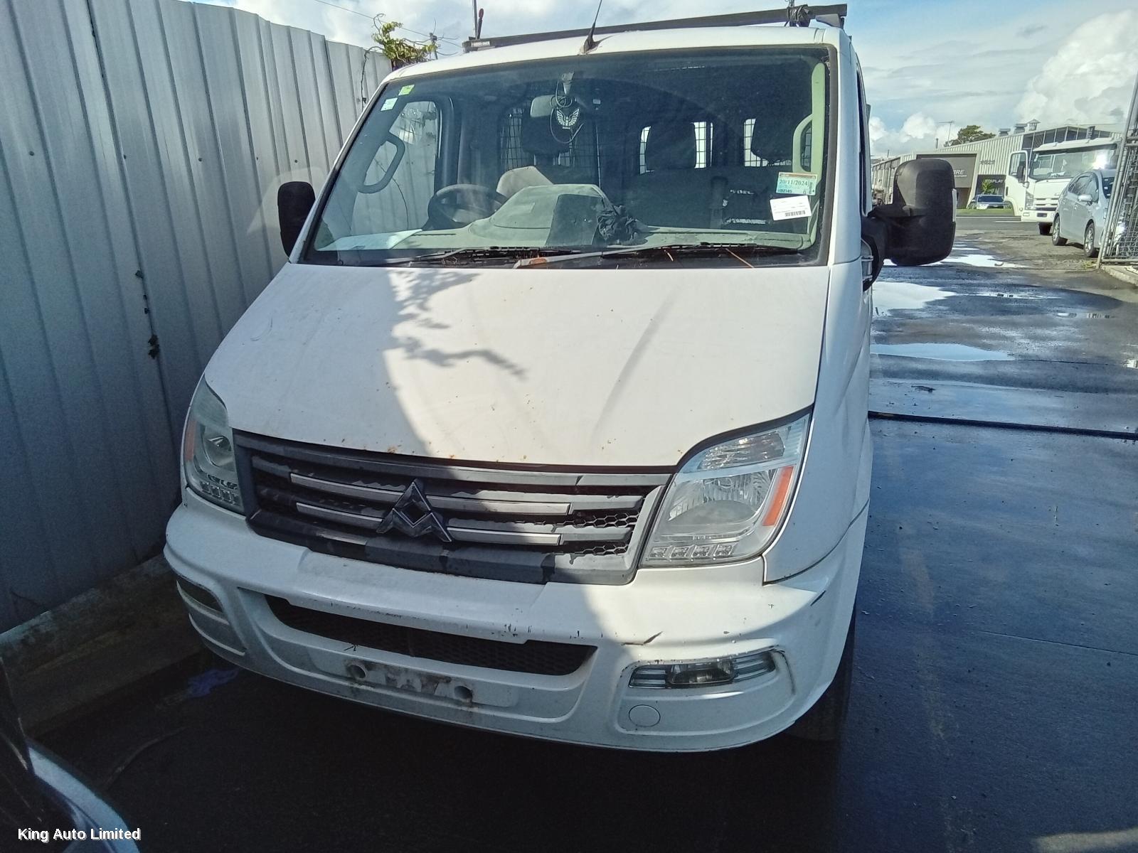 LDV V80 2013 Bonnet thumbnail 1