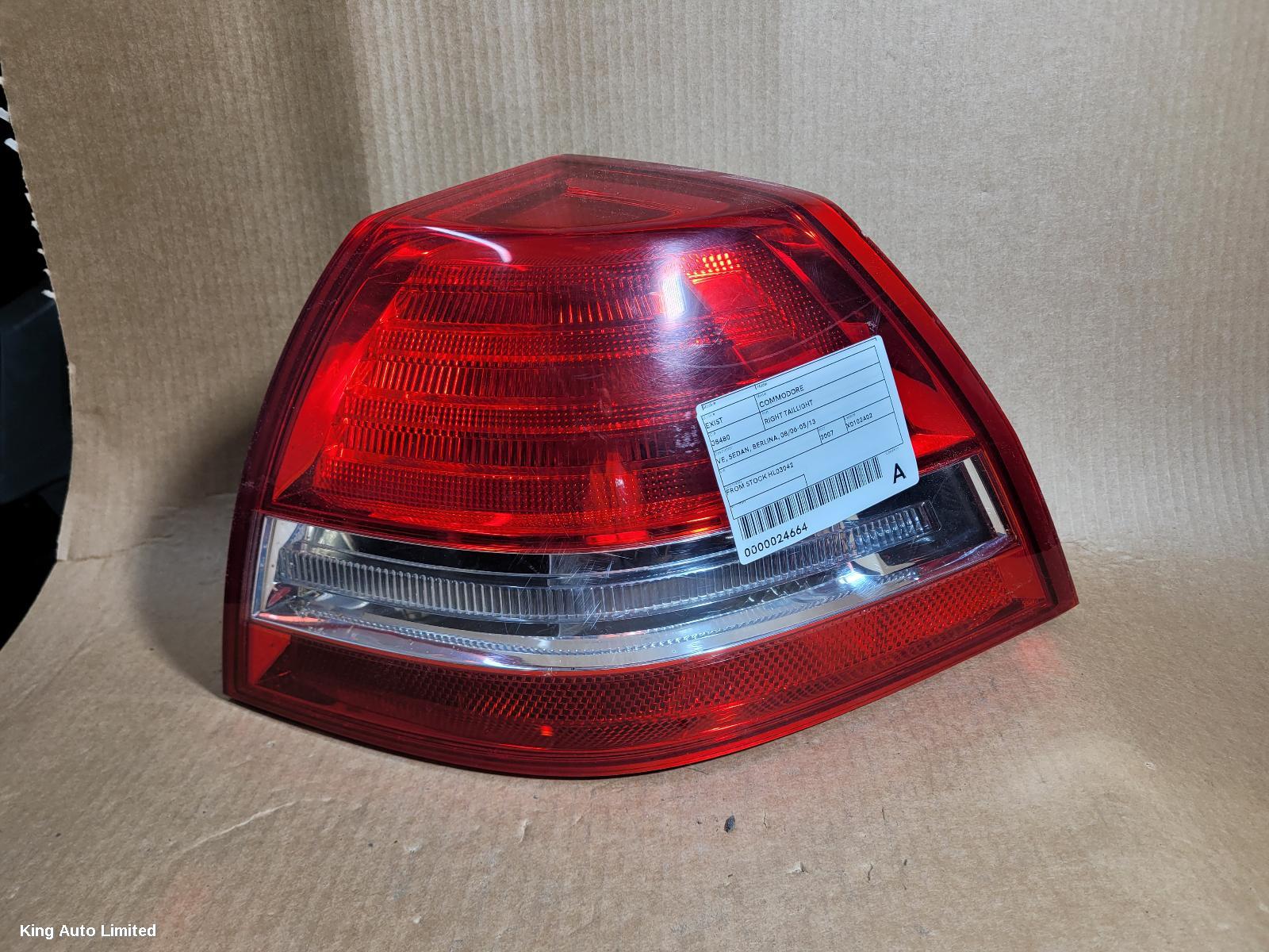 Holden COMMODORE 2007 Right Taillight thumbnail 1