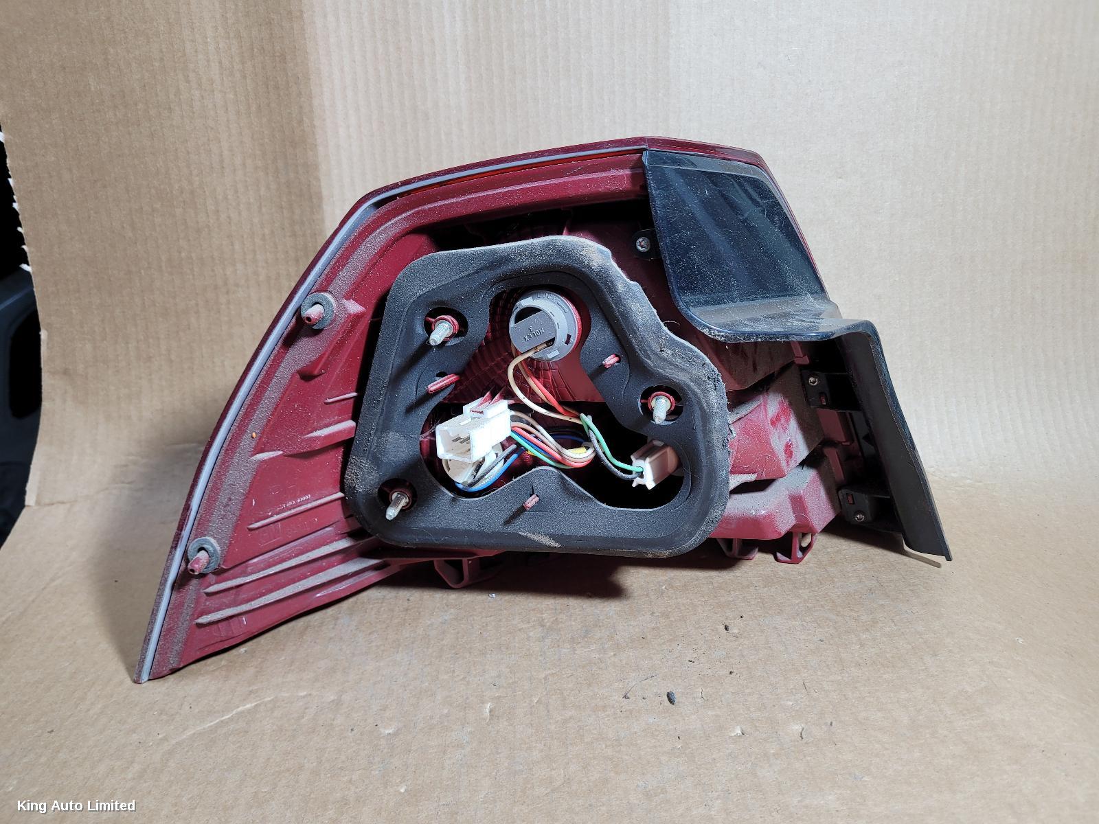 Holden COMMODORE 2007 Right Taillight thumbnail 2