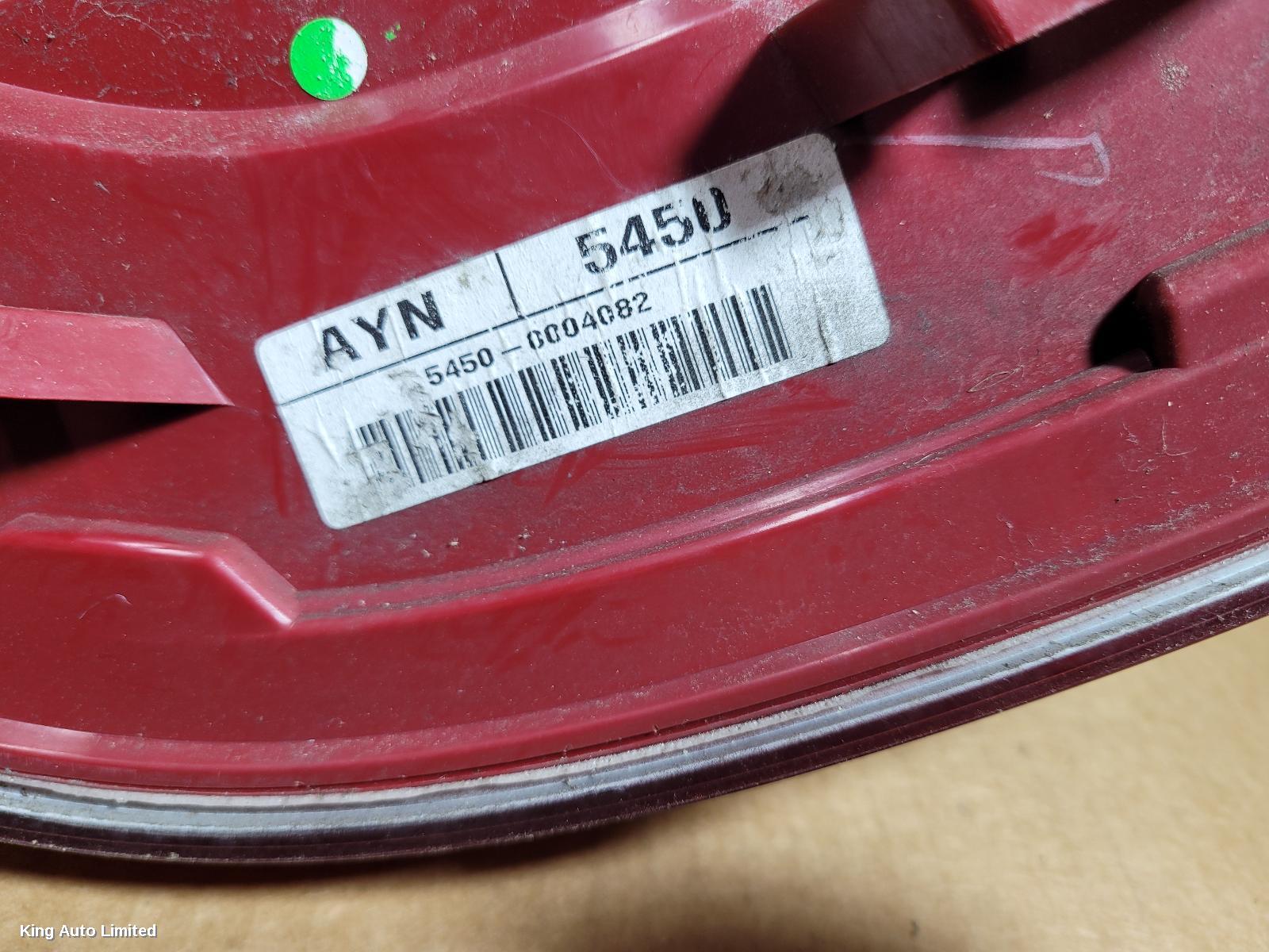 Holden COMMODORE 2007 Right Taillight thumbnail 3
