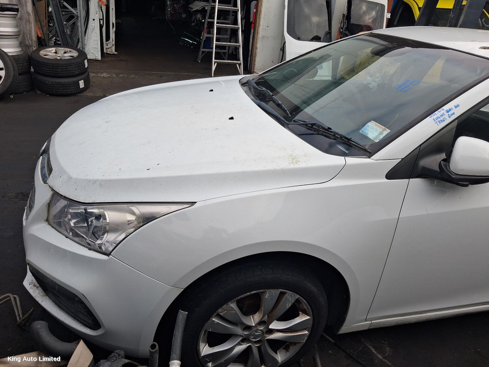 Holden CRUZE 2015 Right Guard thumbnail 3