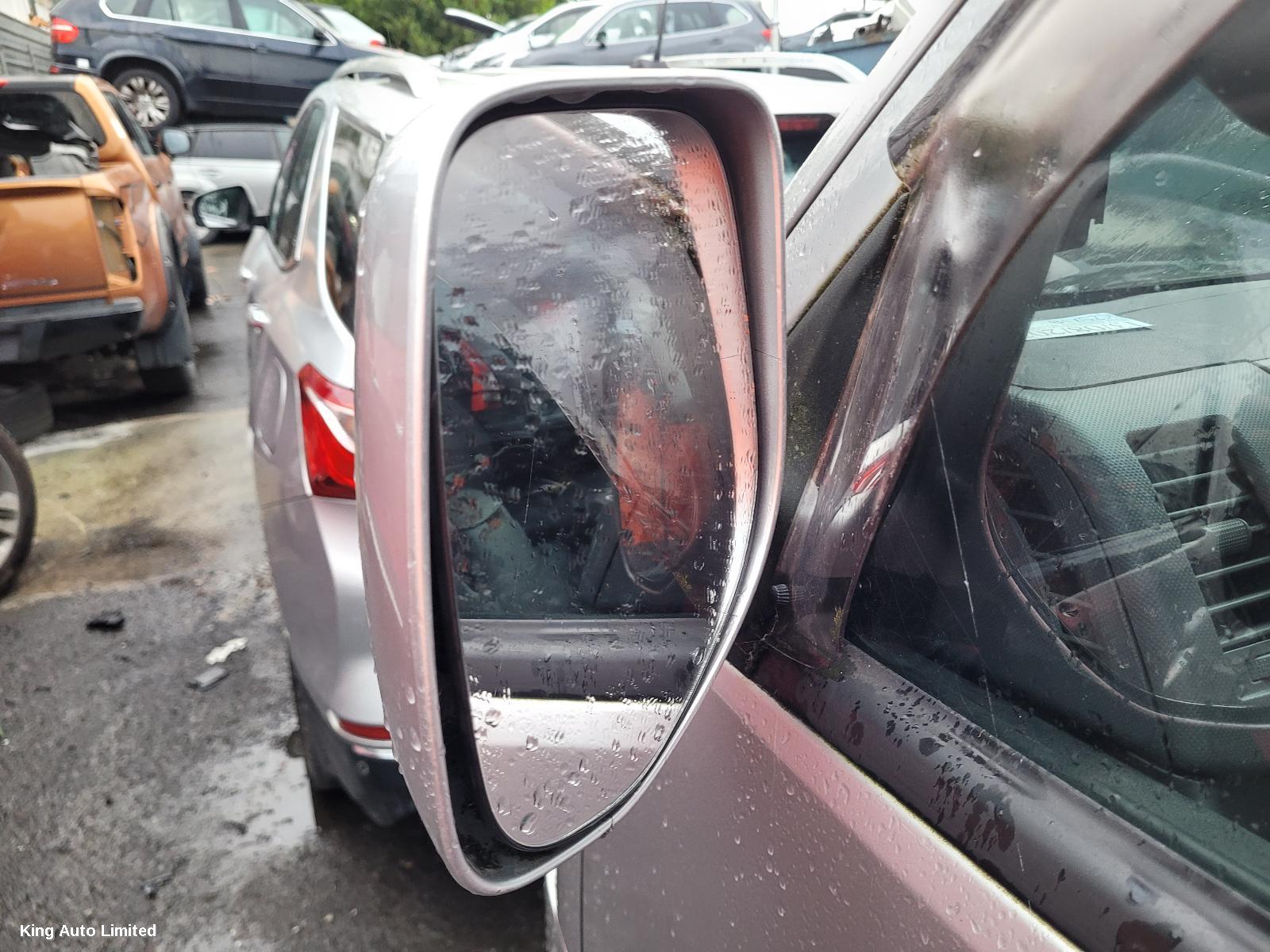 Foton VIEW 2017 Right Headlamp thumbnail 3
