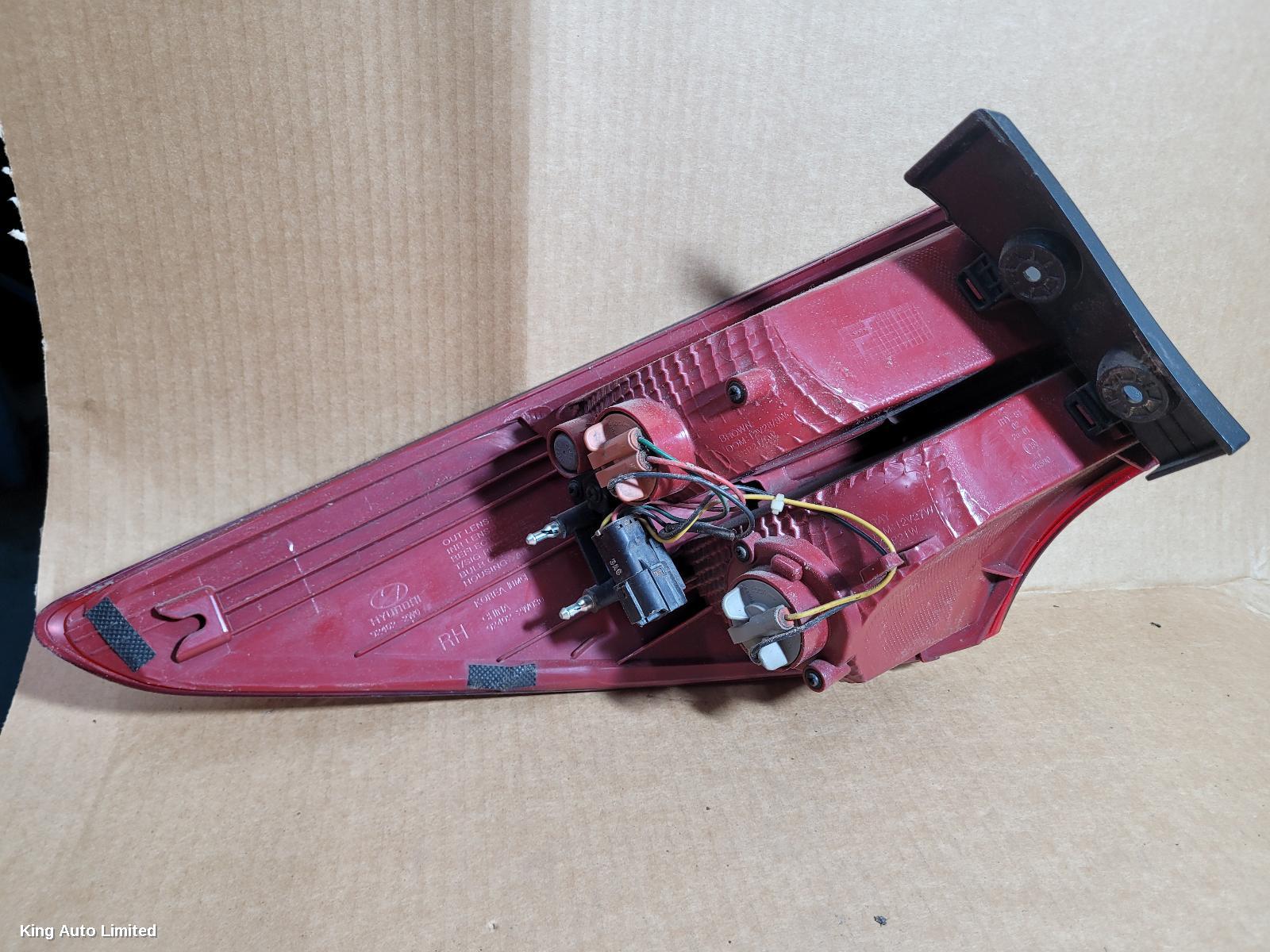 Hyundai SANTA FE 2013 Right Taillight thumbnail 2