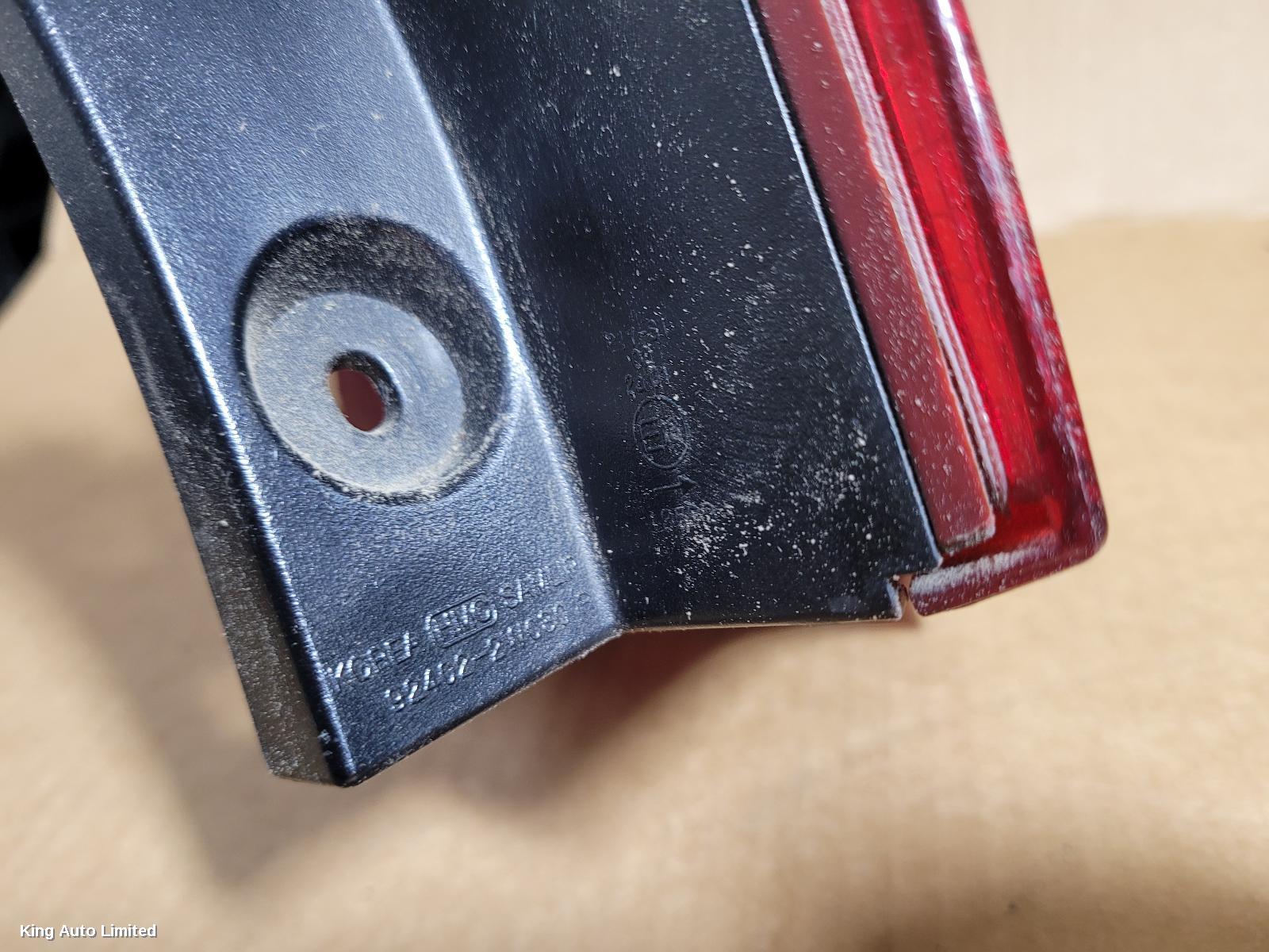 Hyundai SANTA FE 2013 Right Taillight thumbnail 3