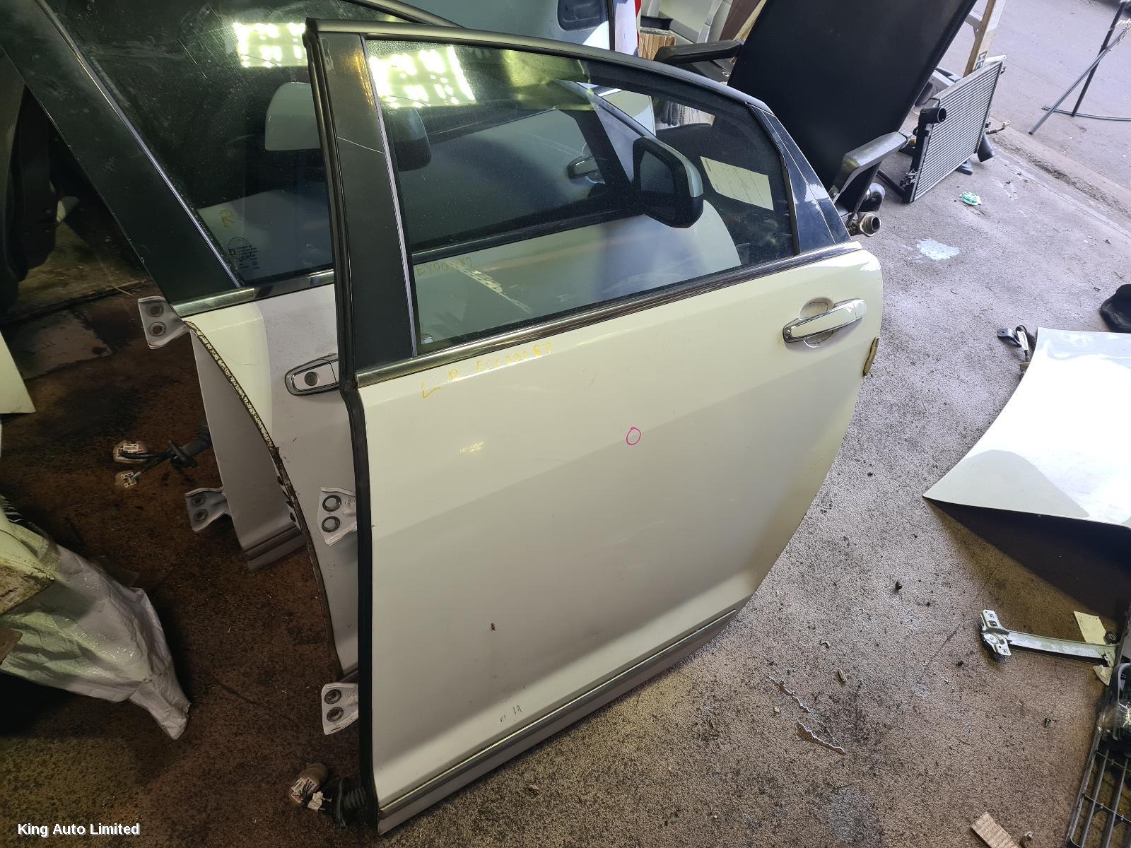 Holden STATESMAN/CAPRICE 2013 Left Rear Door/Sliding thumbnail 2