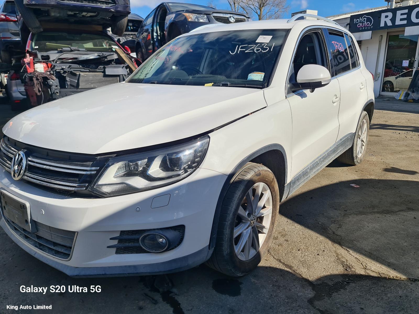 Volkswagen TIGUAN 2012 Right Taillight thumbnail 2