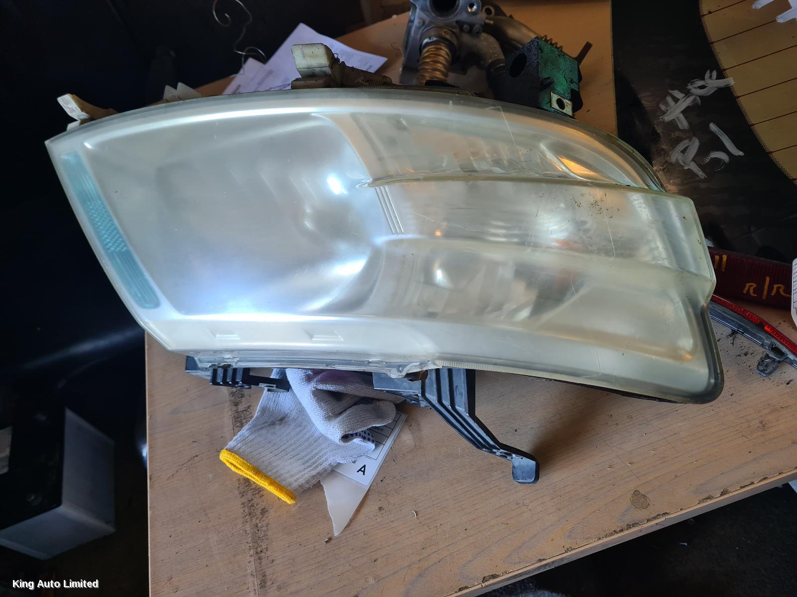 Nissan SERENA 2006 Right Headlamp thumbnail 1