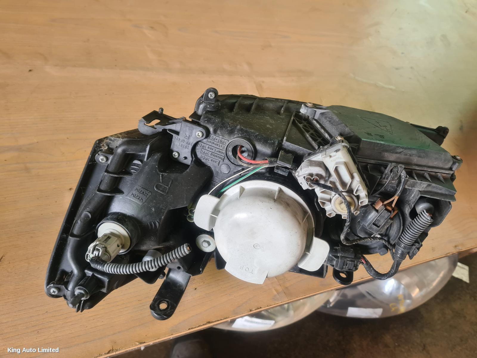 Subaru OUTBACK 2005 Right Headlamp thumbnail 2