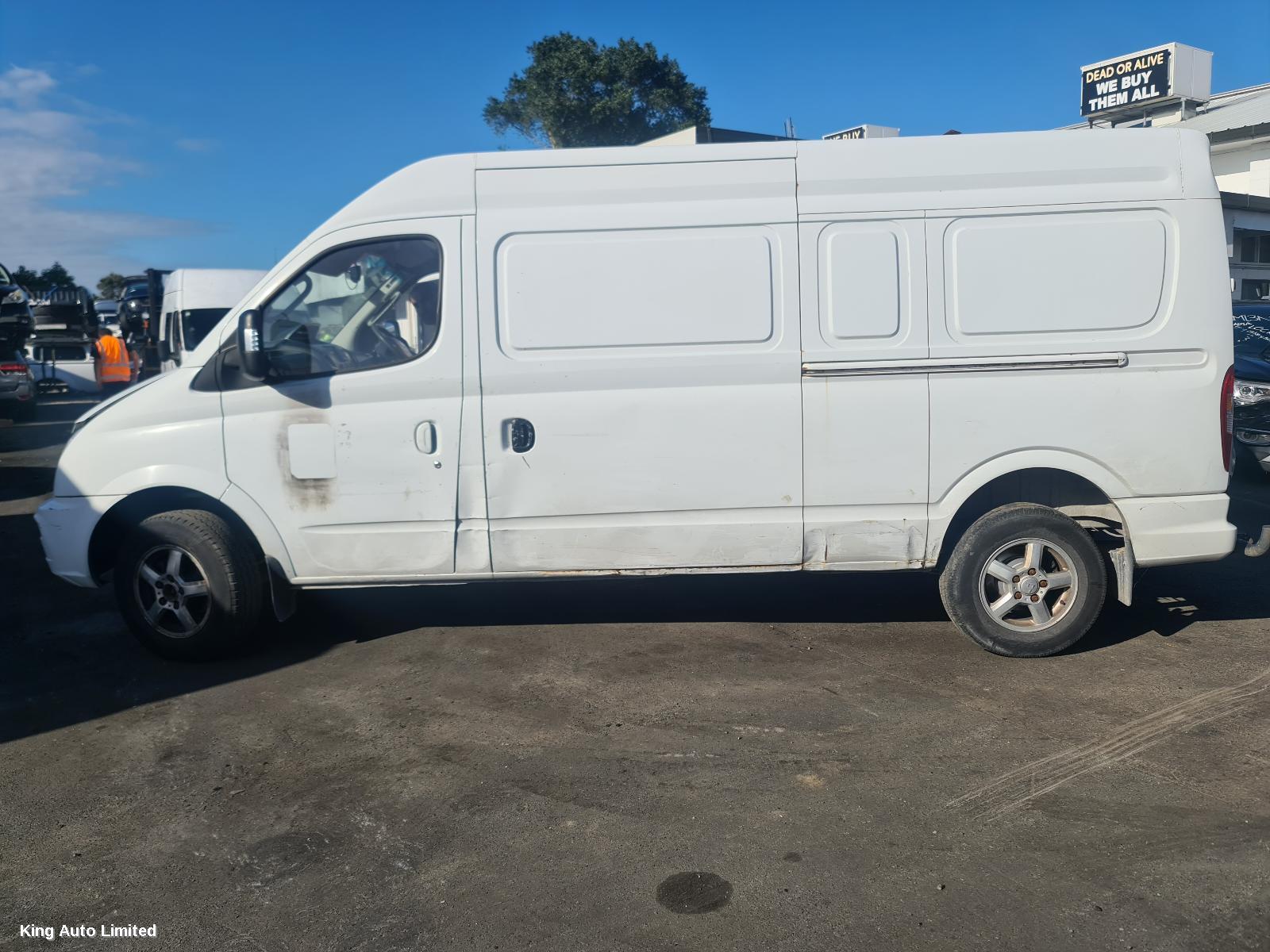 LDV V80 2014 Towbar thumbnail 3