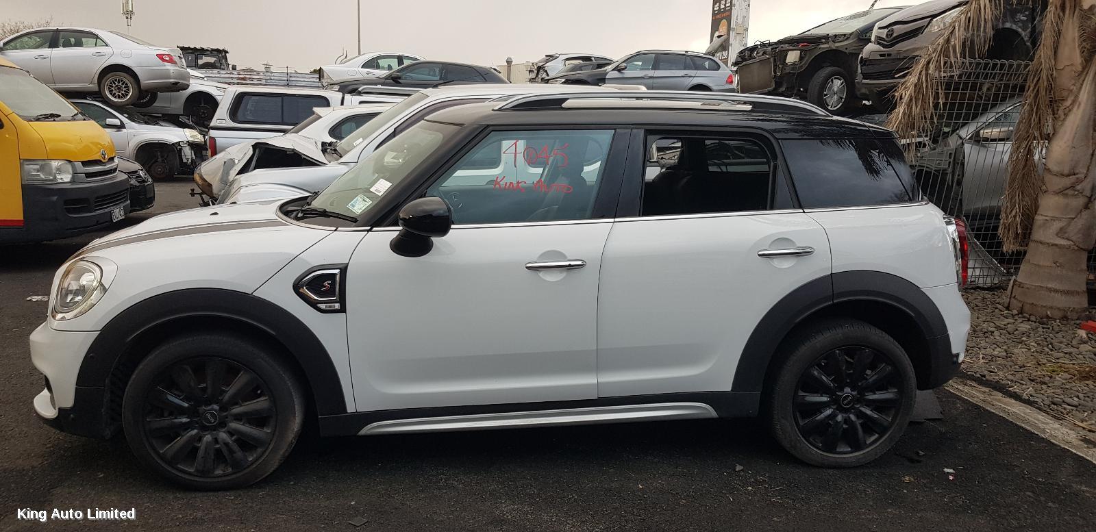 Mini COUNTRYMAN 2017 Left Guard thumbnail 3