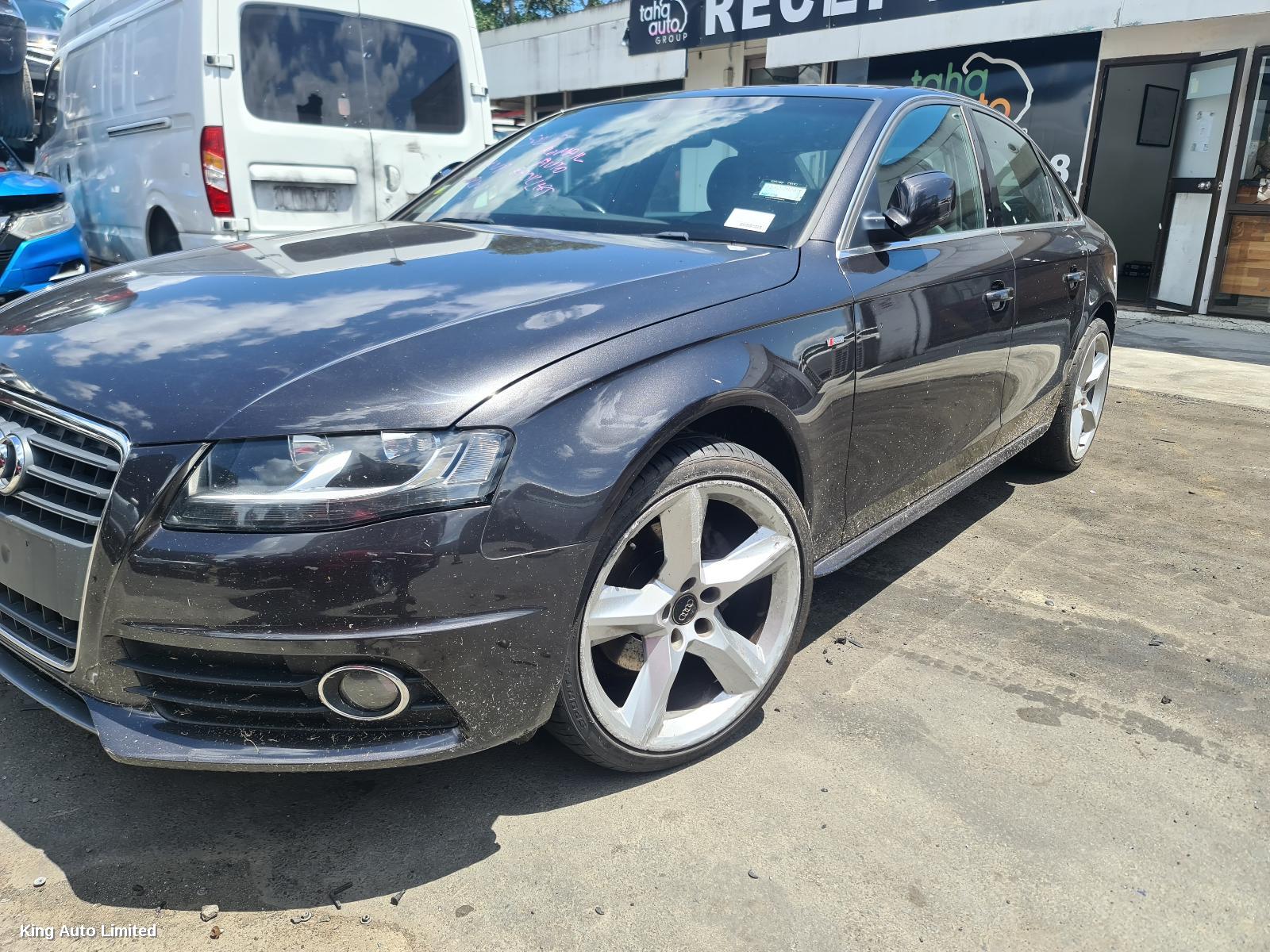 Audi A4 2010 Left Headlamp thumbnail 2