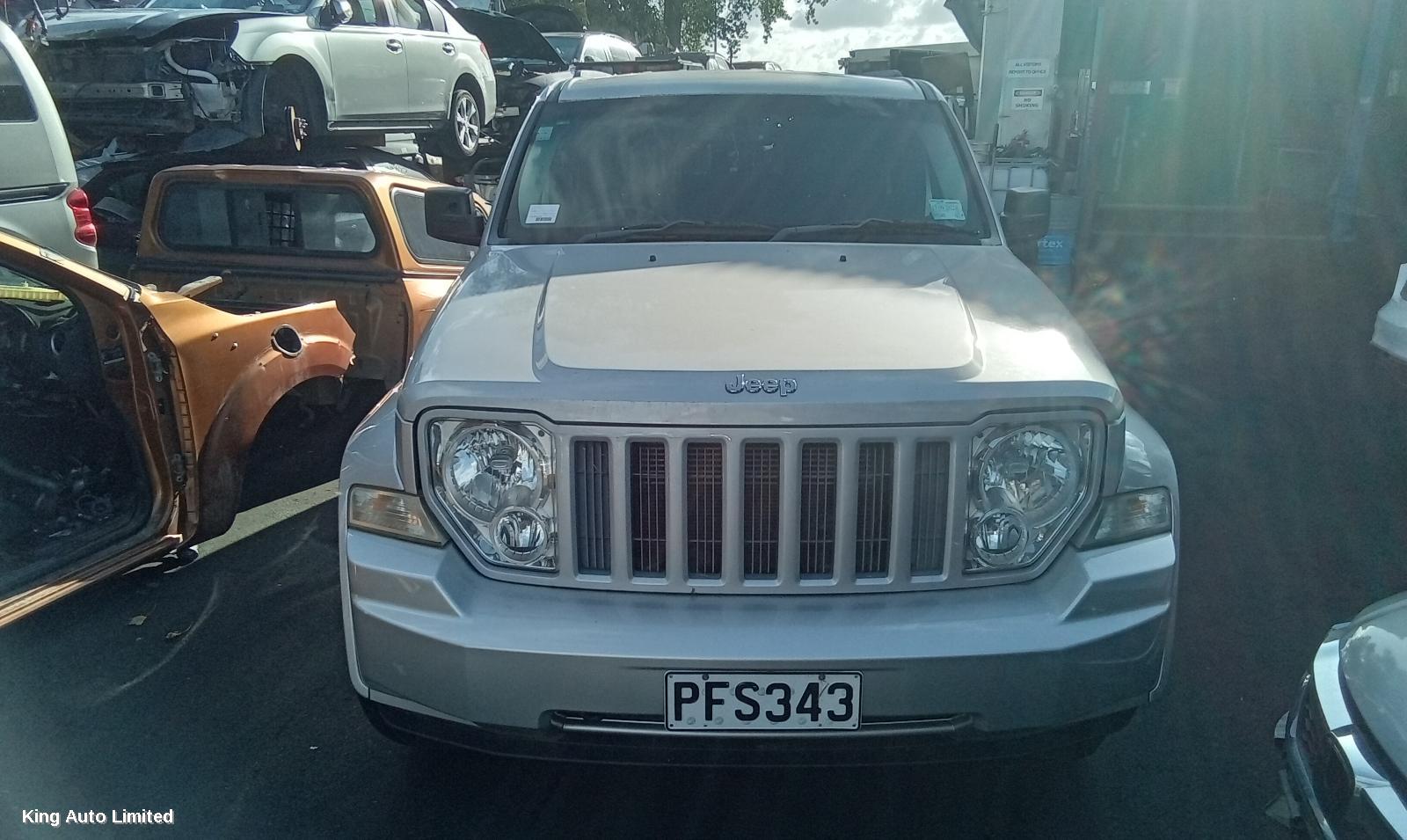 Jeep CHEROKEE 2012 Left Guard thumbnail 1
