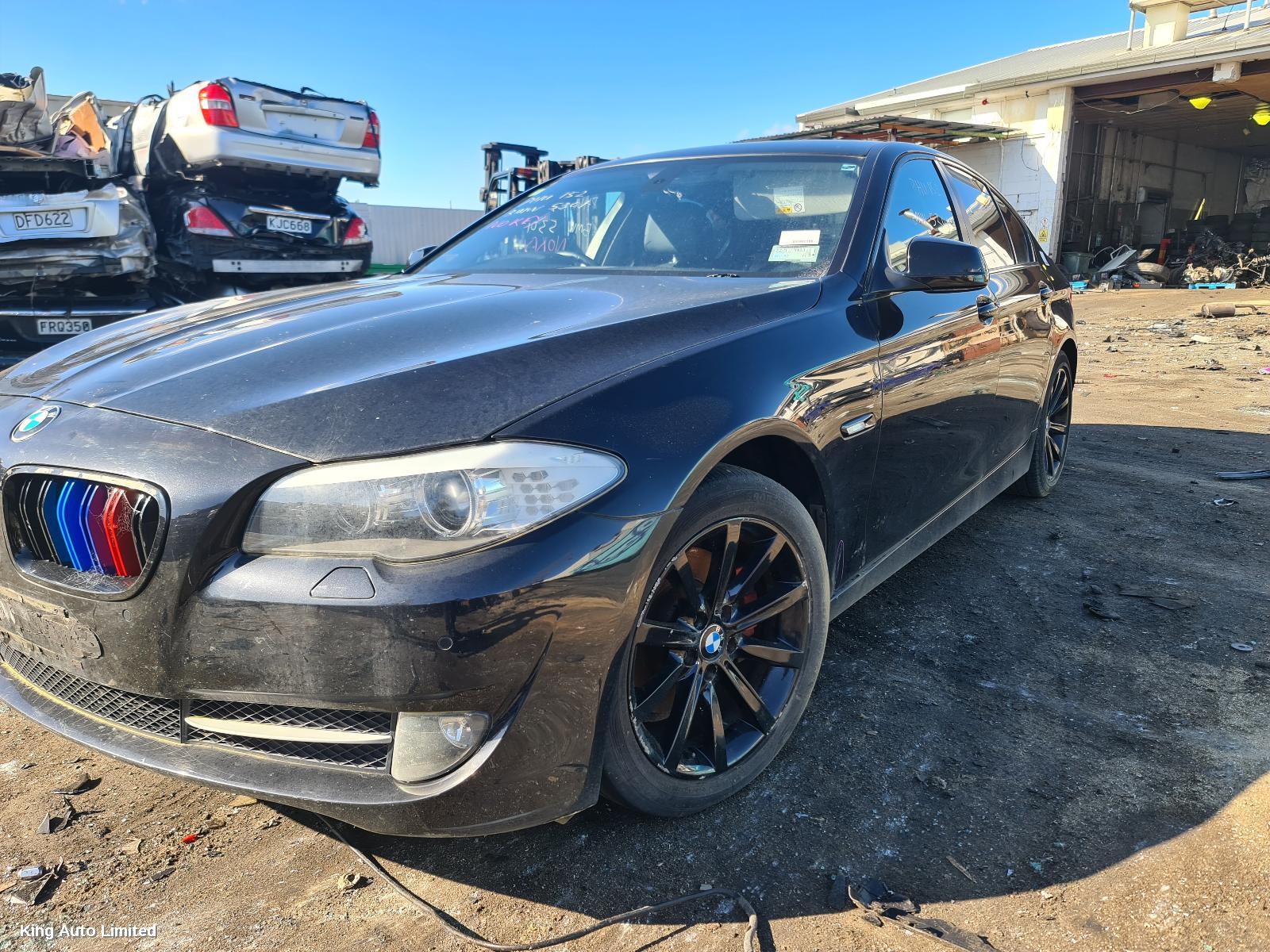 BMW 5 SERIES 2010 Right Headlamp thumbnail 2