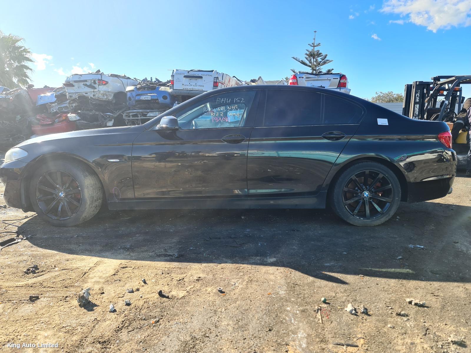 BMW 5 SERIES 2010 Right Headlamp thumbnail 3
