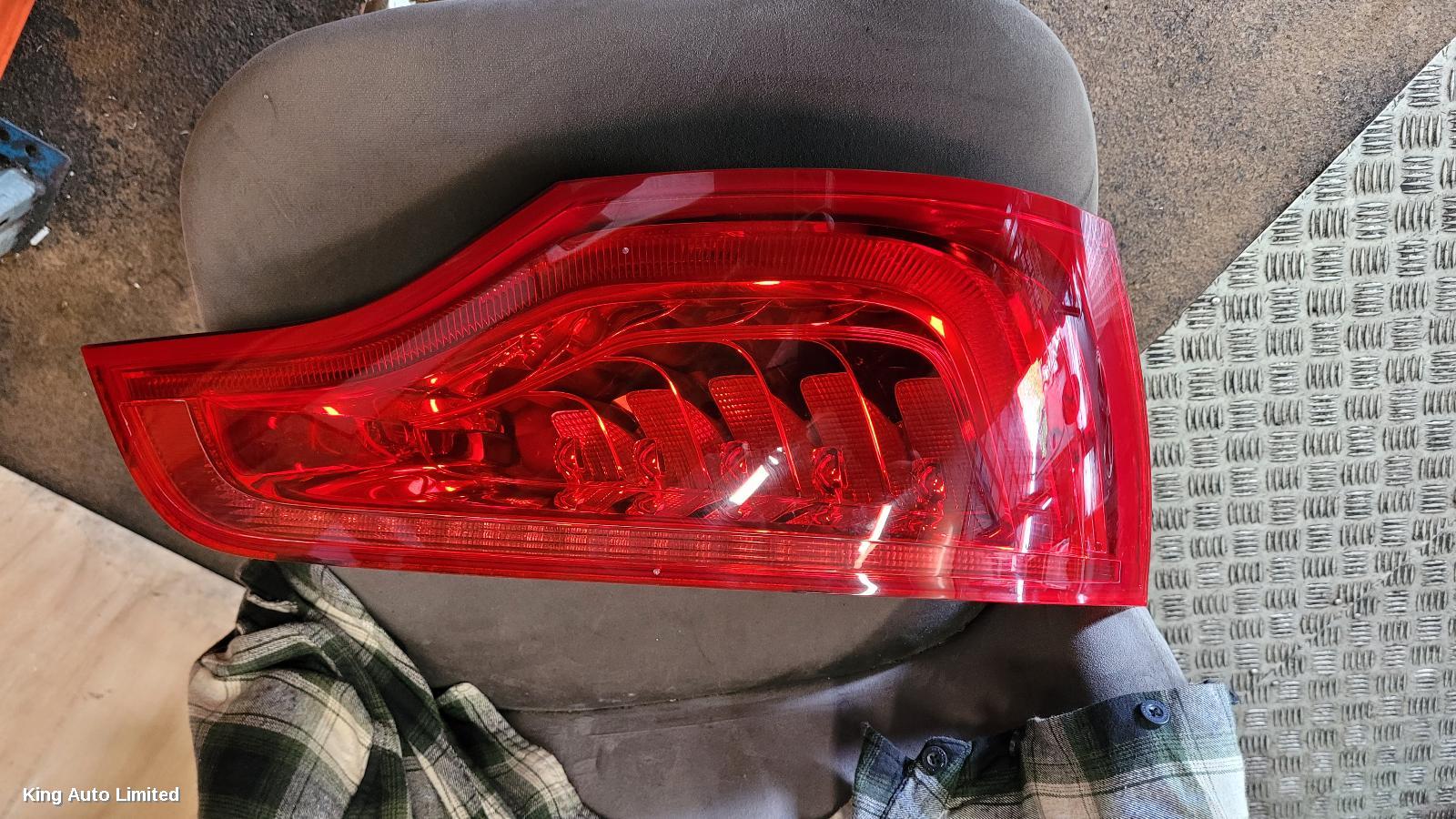 Audi Q7 2010 Left Taillight thumbnail 1