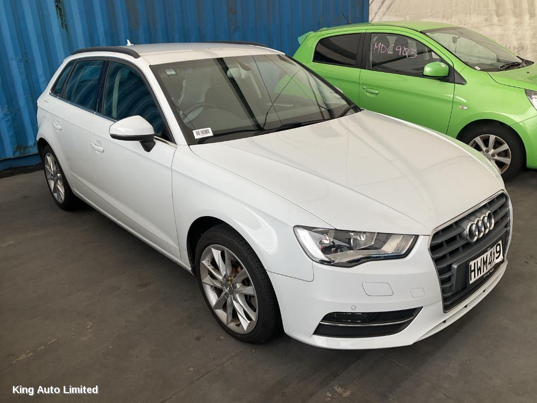 Audi A3 2015 Right Front Door Window thumbnail 1