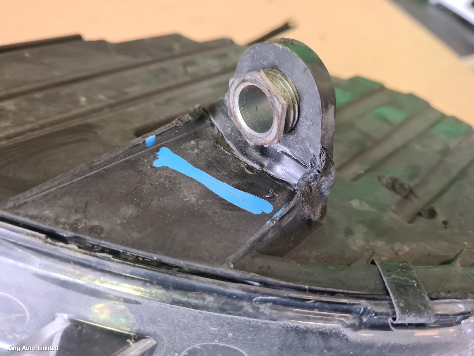 Volkswagen - Volkswagen TRANSPORTER 2013 Right Headlamp
