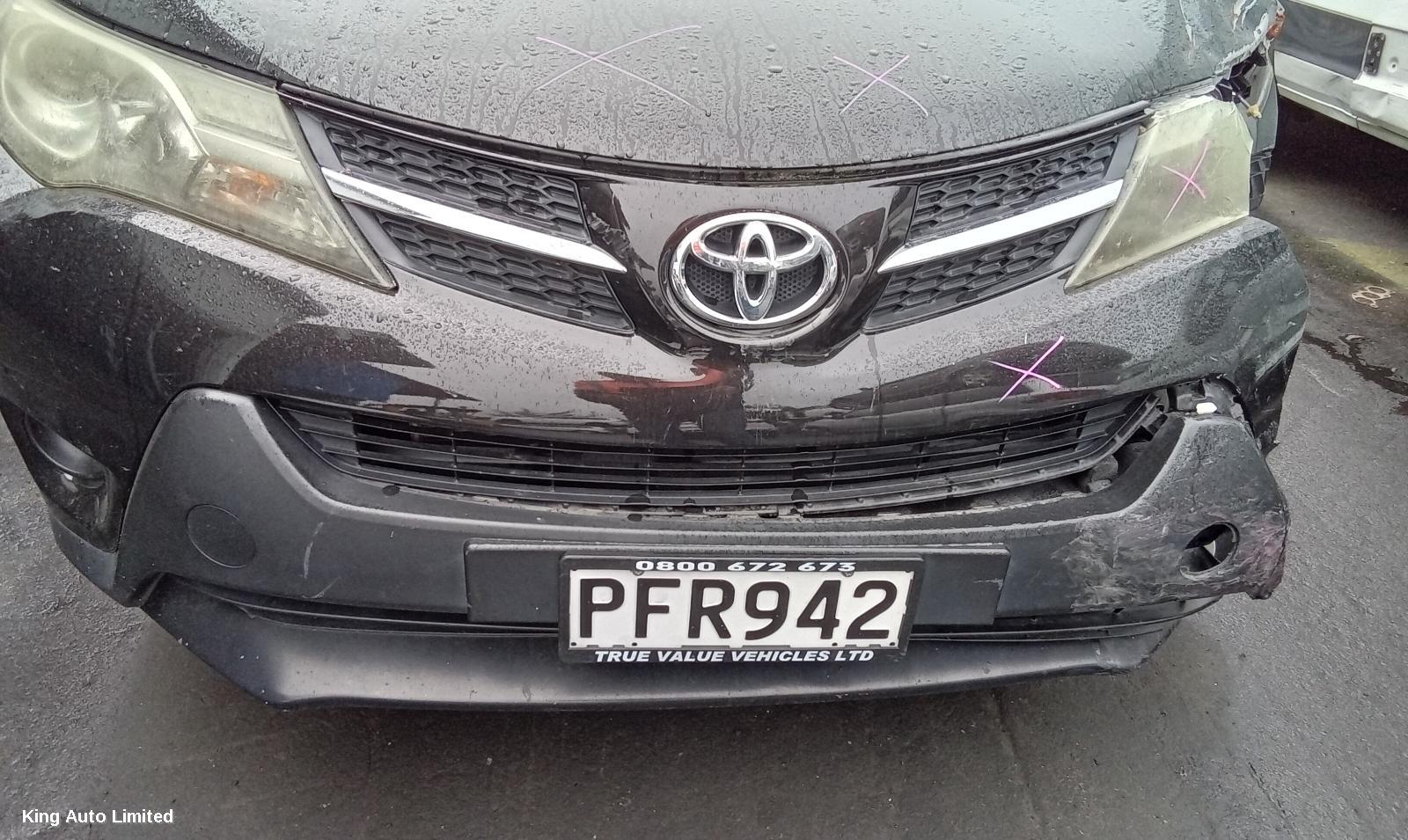Toyota RAV4 2015 Left Taillight thumbnail 3