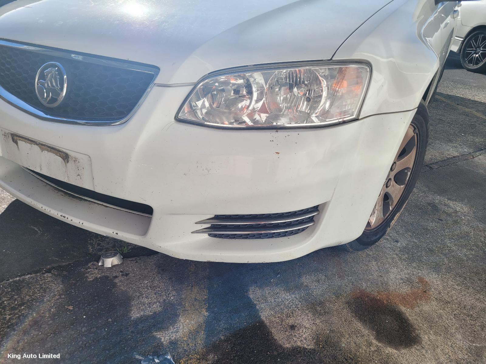 Holden COMMODORE 2012 Right Headlamp thumbnail 3