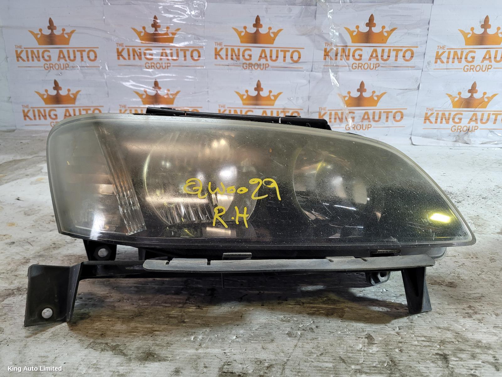 HOLDEN COMMODORE 2007 Right Headlamp thumbnail 1