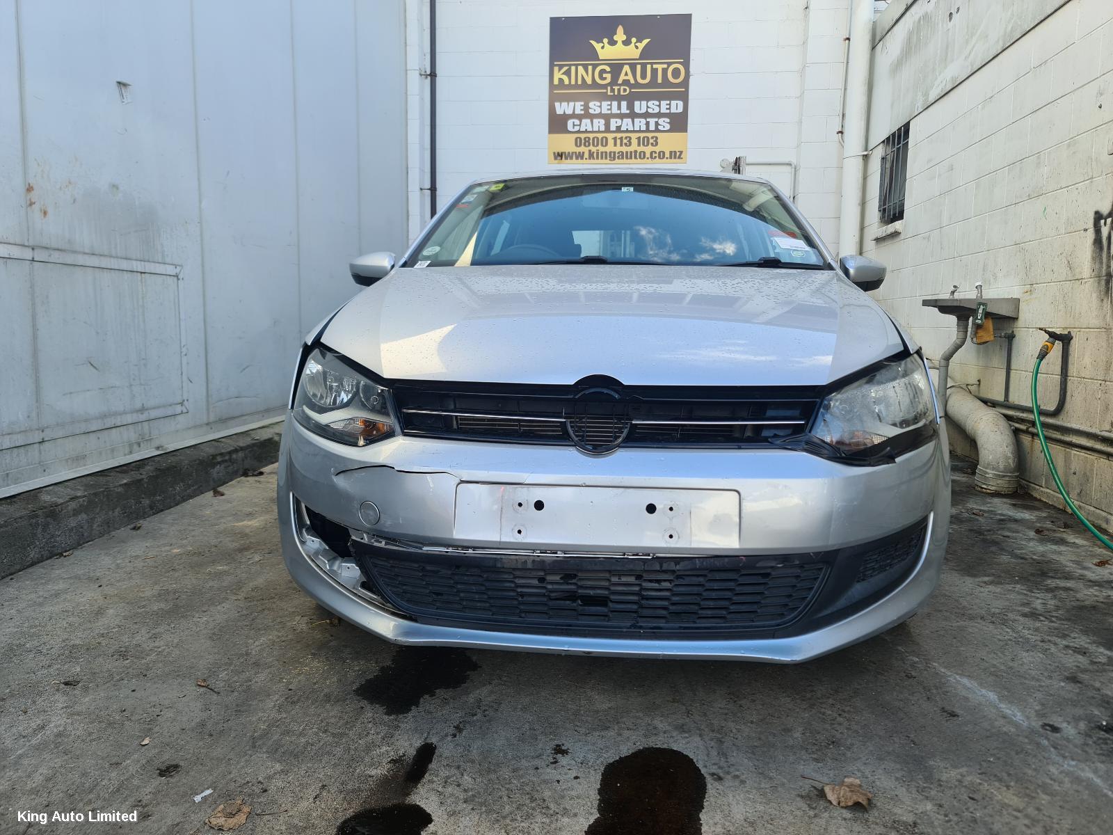 VOLKSWAGEN POLO 2012 Right Taillight thumbnail 1