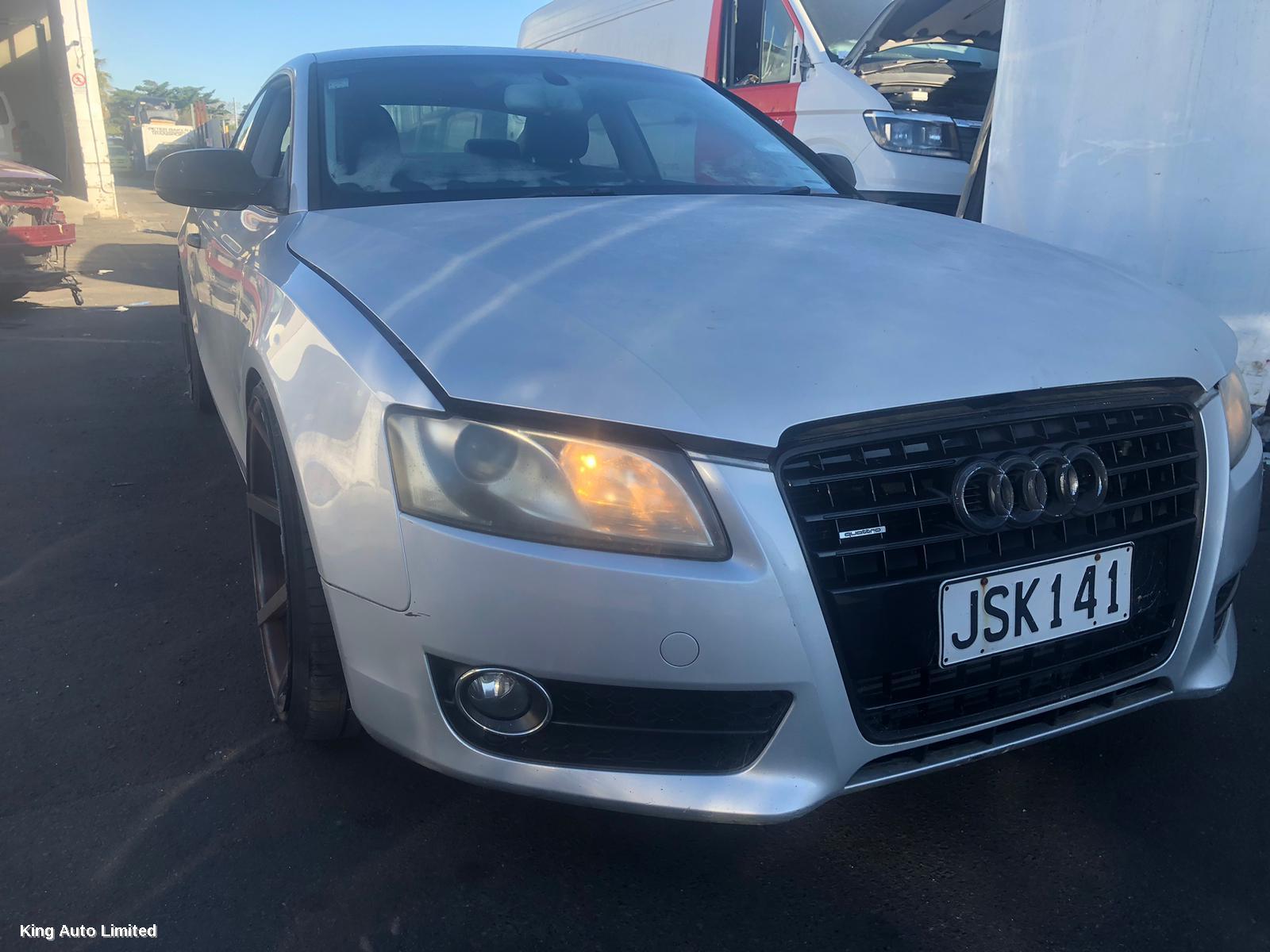 Azraa - AUDI A5 2011 Engine