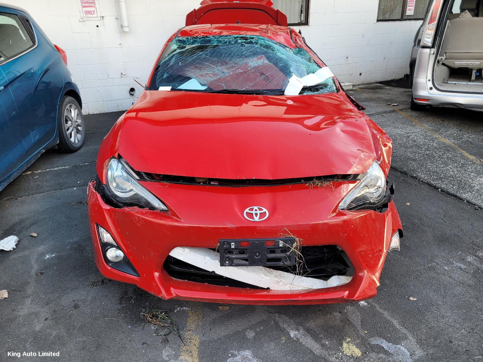 Toyota 86 2012 Right Front Hub Assembly thumbnail 1