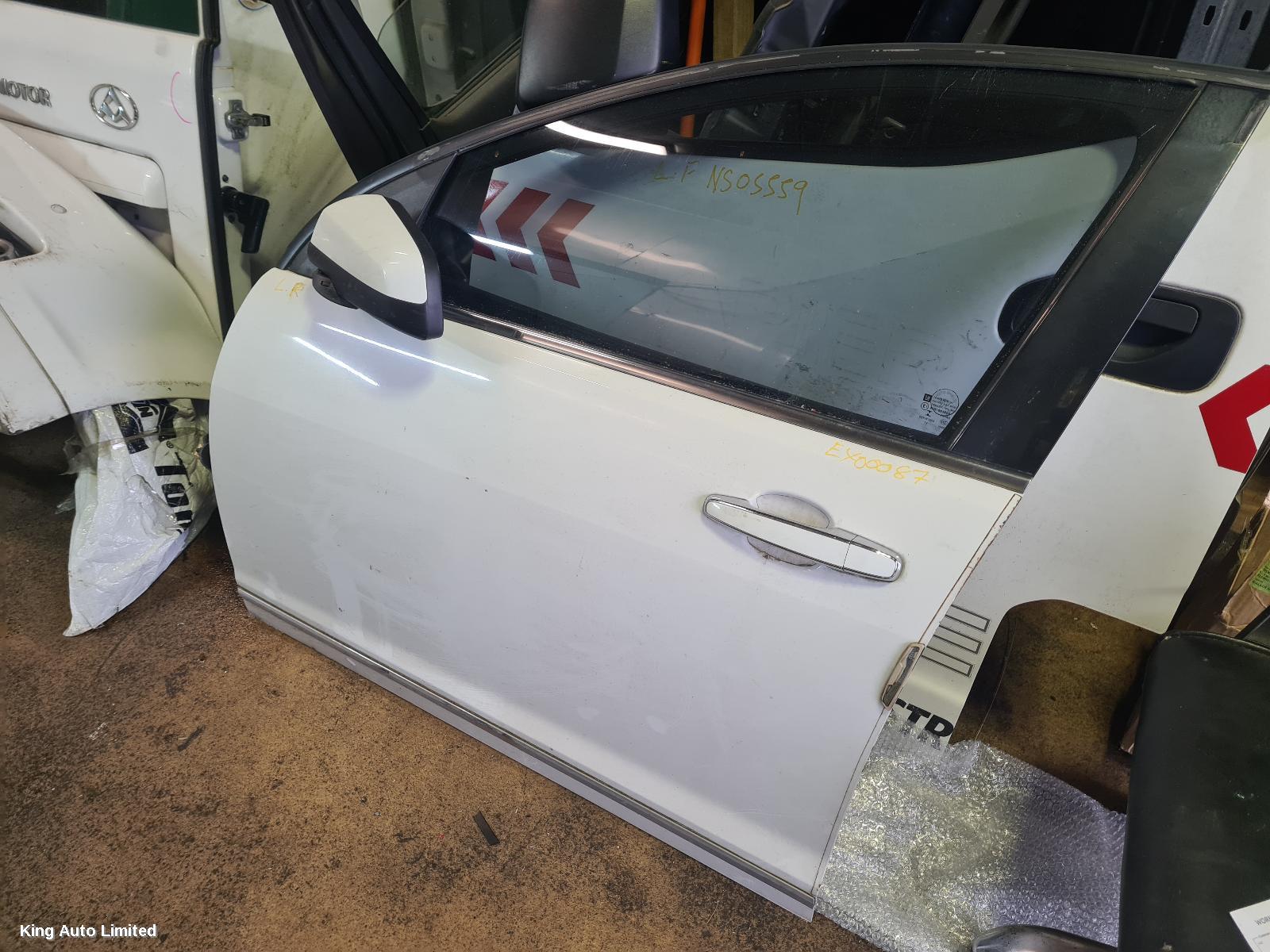Holden STATESMAN/CAPRICE 2013 Left Front Door thumbnail 2