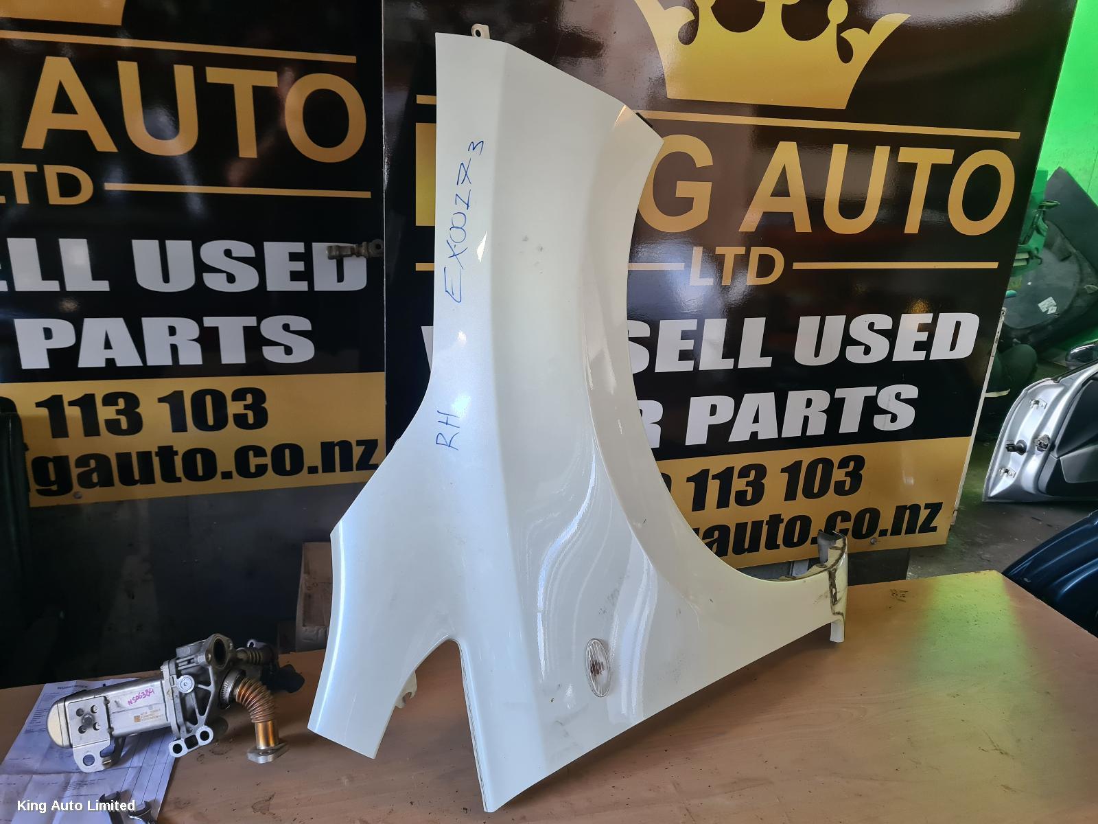 Nissan LEAF 2012 Right Guard thumbnail 2