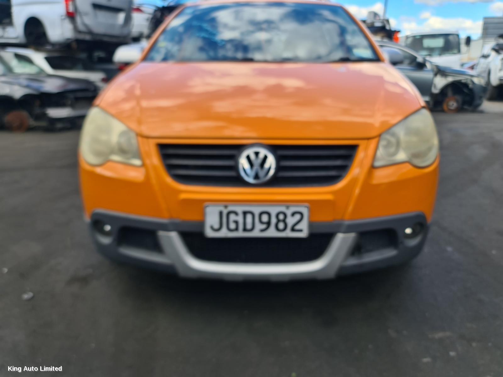 VOLKSWAGEN POLO 2007 Front Bumper thumbnail 1