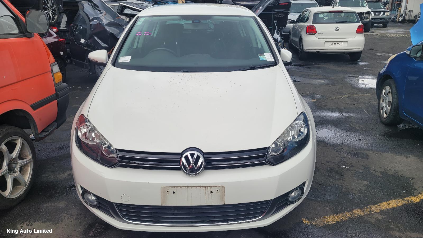Volkswagen GOLF 2009 Left Headlamp thumbnail 1
