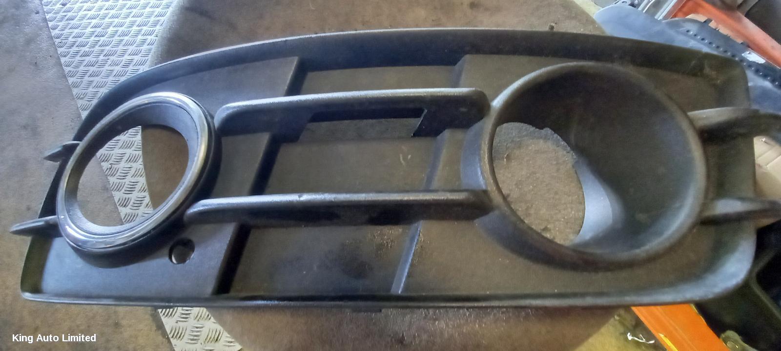 Azraa - AUDI A4 2016 Grille