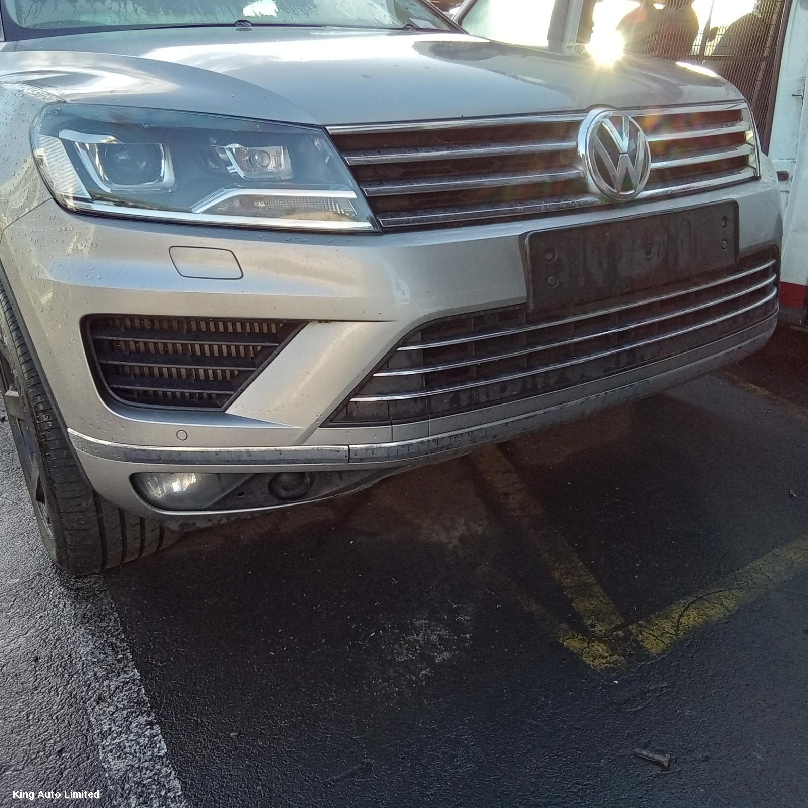 Volkswagen TOUAREG 2017 Left Guard thumbnail 3
