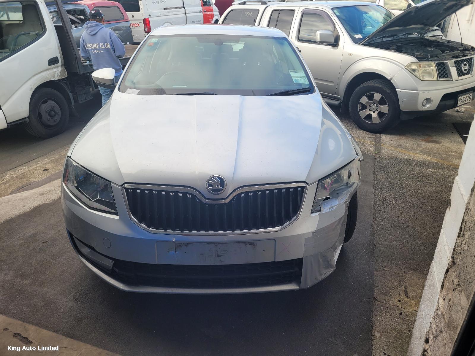 Azraa - SKODA OCTAVIA 2016 Caliper
