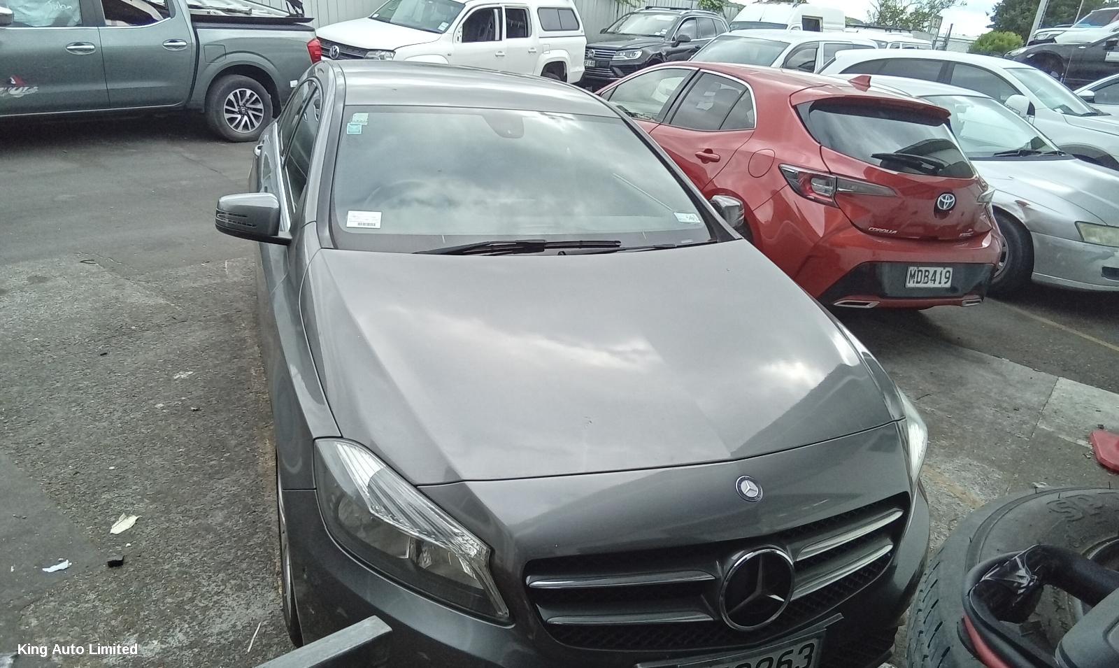 Azraa - MERCEDES A CLASS 2014 Fan