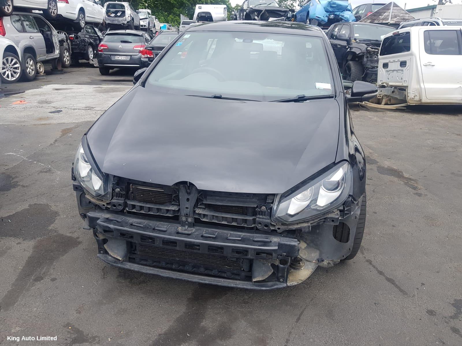 Azraa - VOLKSWAGEN GOLF 2010 A/C Condenser