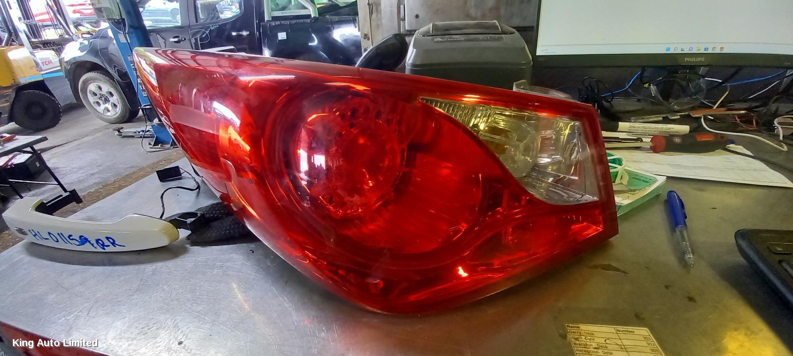 Hyundai I45 2011 Left Taillight thumbnail 1