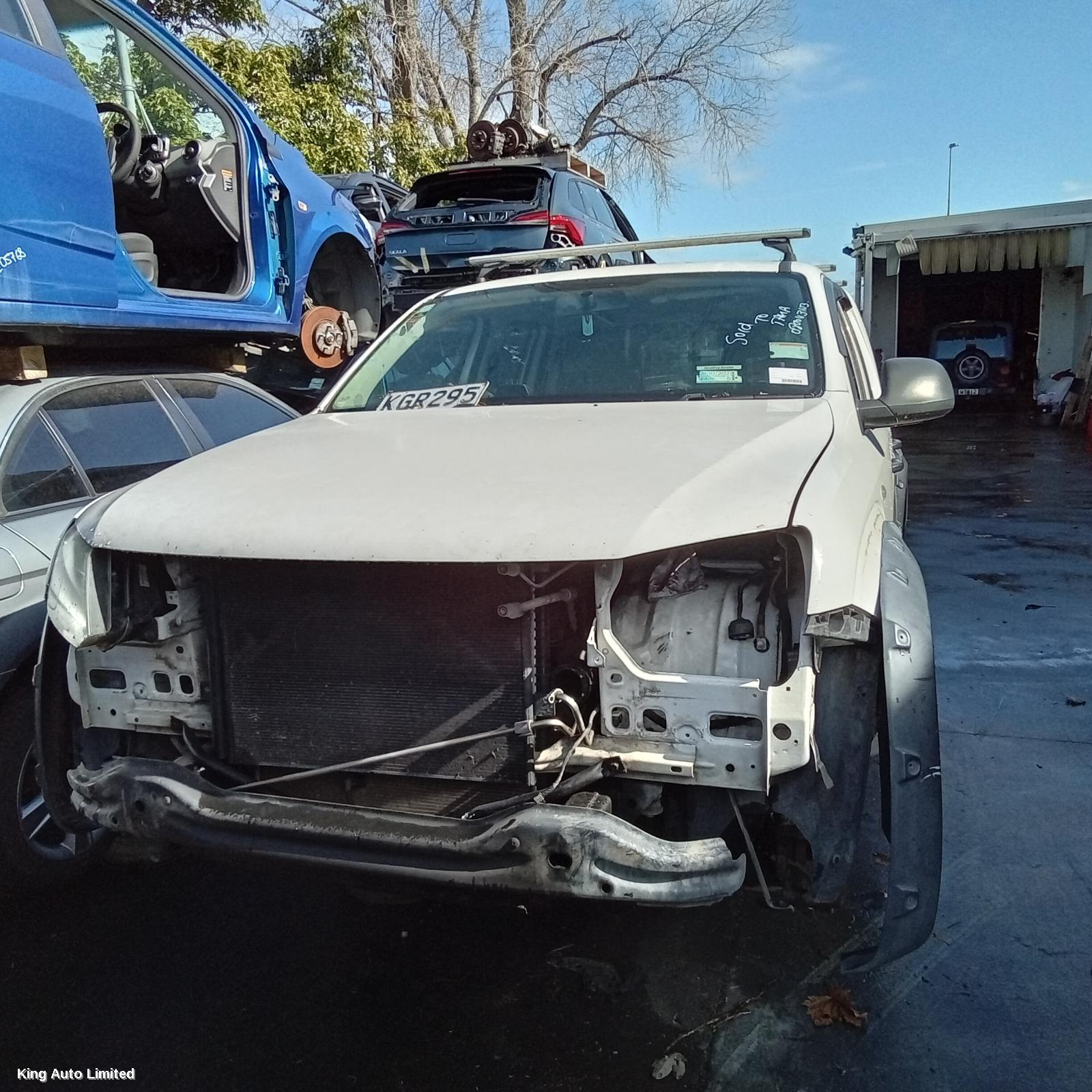 Azraa - VOLKSWAGEN AMAROK 2014 Radiator