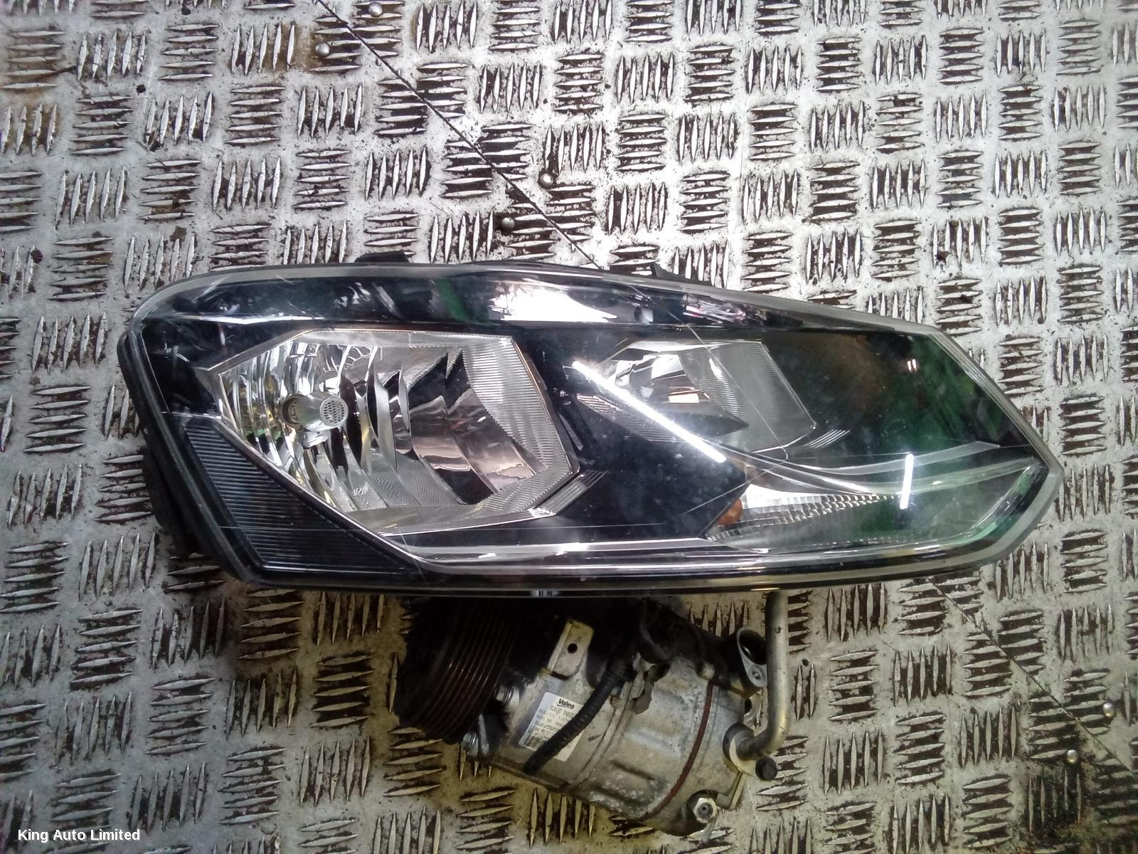 Volkswagen POLO 2014 Right Headlamp thumbnail 1