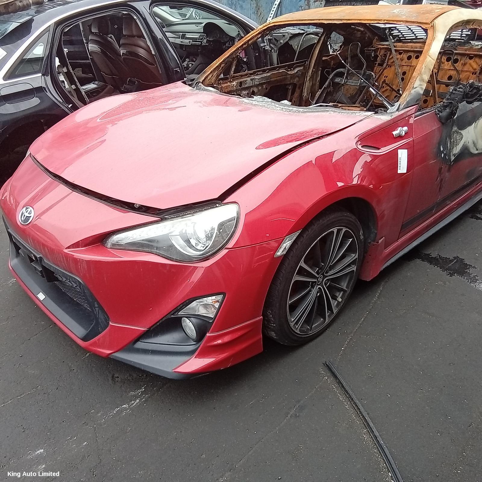 Toyota 86 2013 Right Front Hub Assembly thumbnail 2
