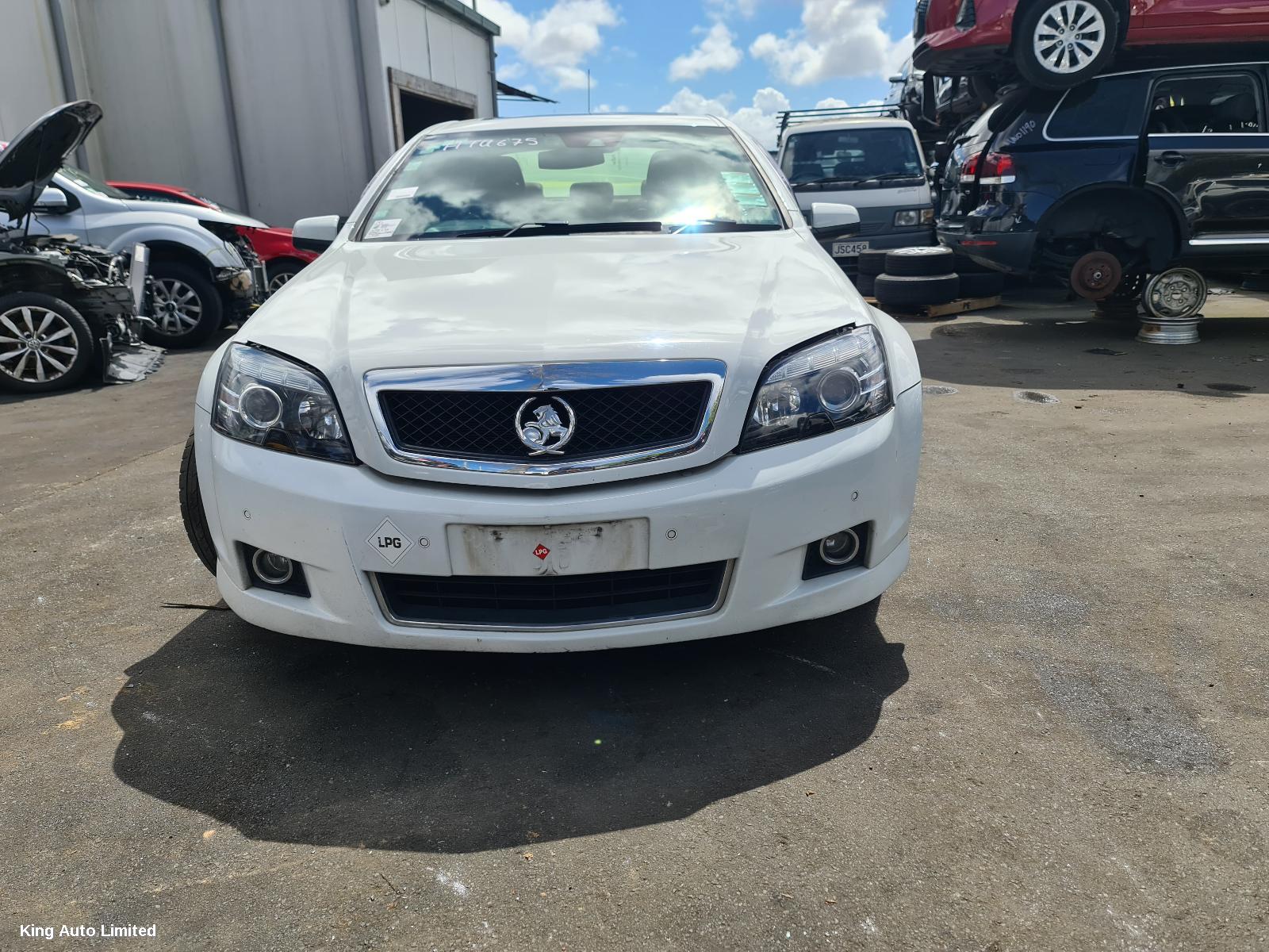 HOLDEN STATESMAN/CAPRICE 2014 Right Headlamp thumbnail 1